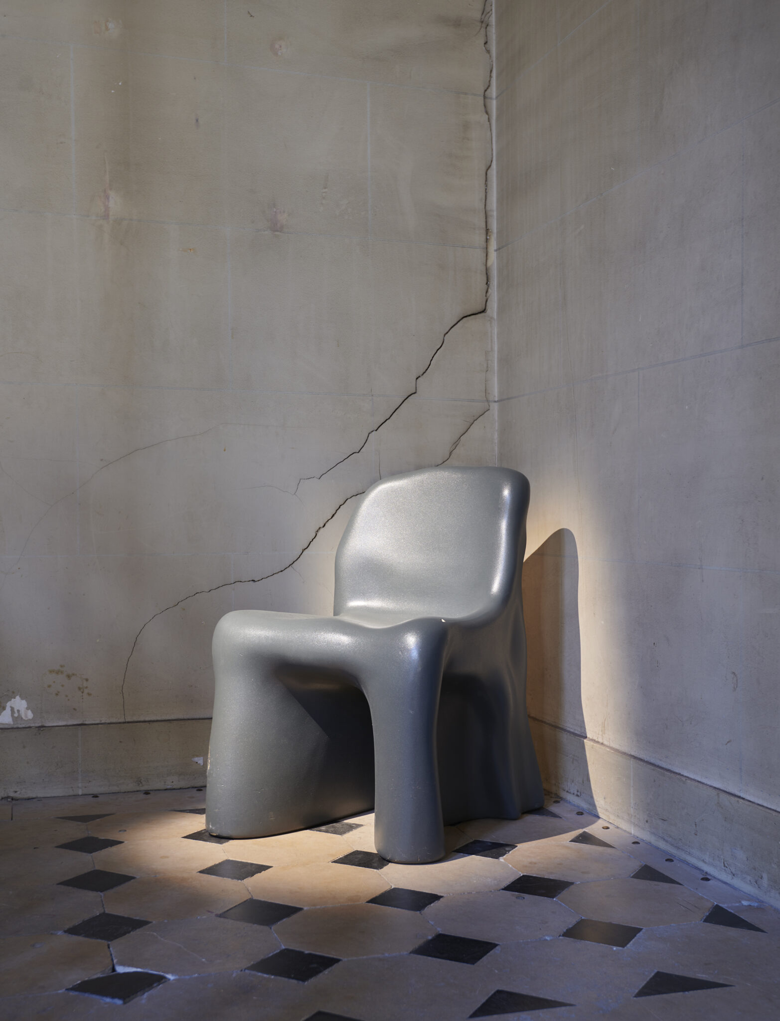 downtown+ trones exposition design