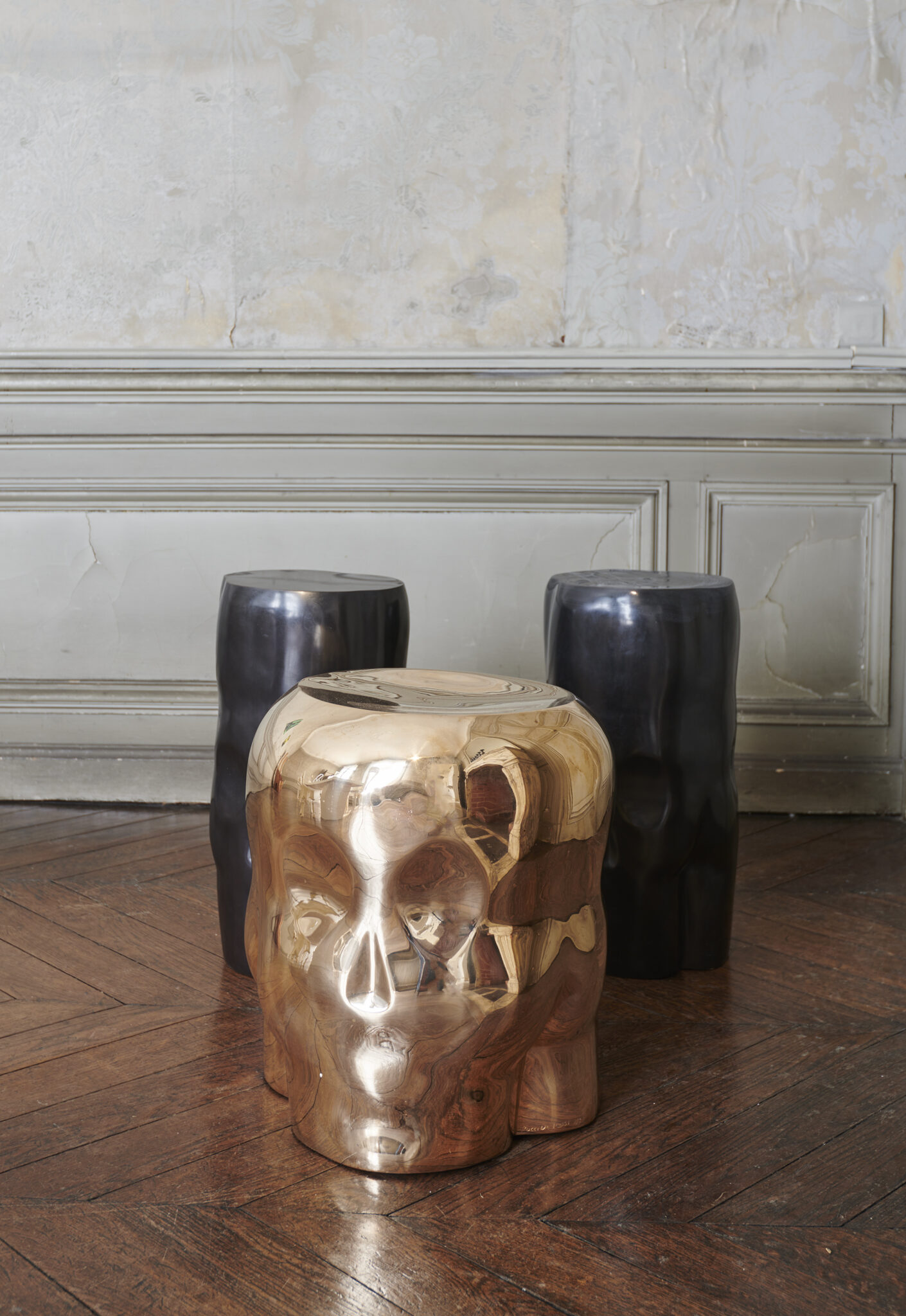 downtown+ trones exposition design
