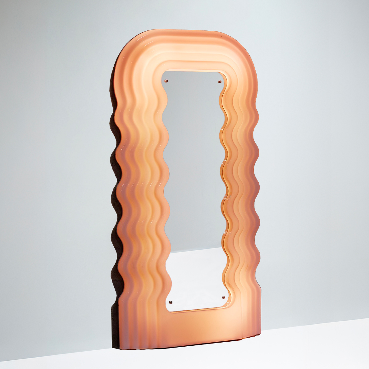 ‘Ultrafragola’ Mirror