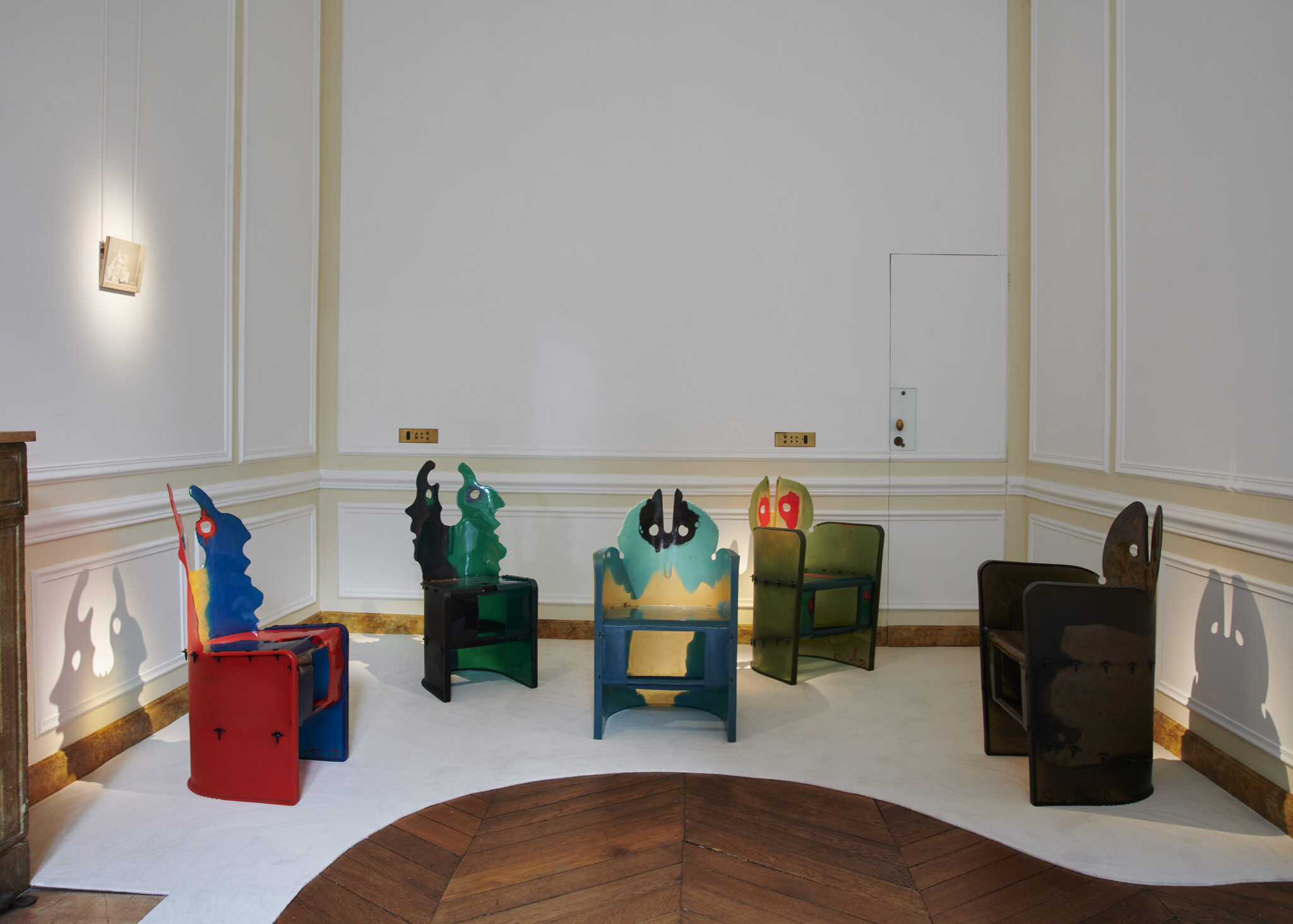 trones 2 downtown+ exposition